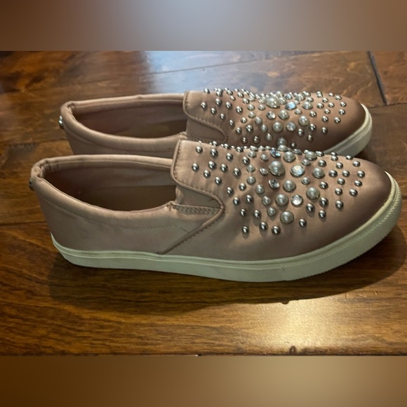 Women’s rose gold Steve Madden shoes - Picture 3 of 3